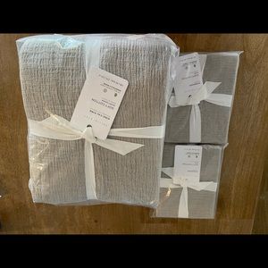 Pottery barn natural gray king duvet cover/2 shams